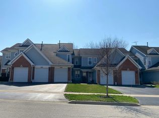 2941 Heatherwood Dr, Schaumburg, IL