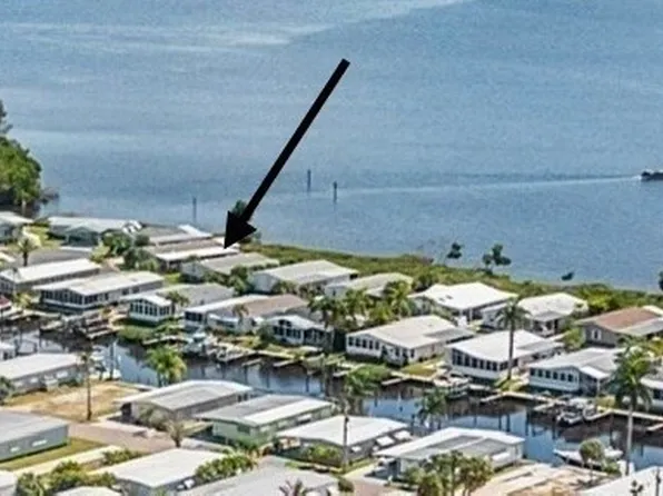 5548 Adam Dr, North Fort Myers, FL 33917