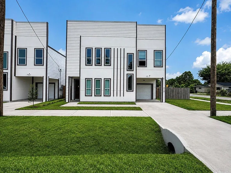 8128 Penrod St — Photo 3