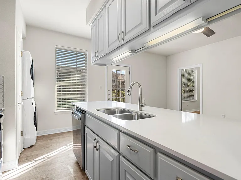 1100 W 25th St #101 — Photo 21