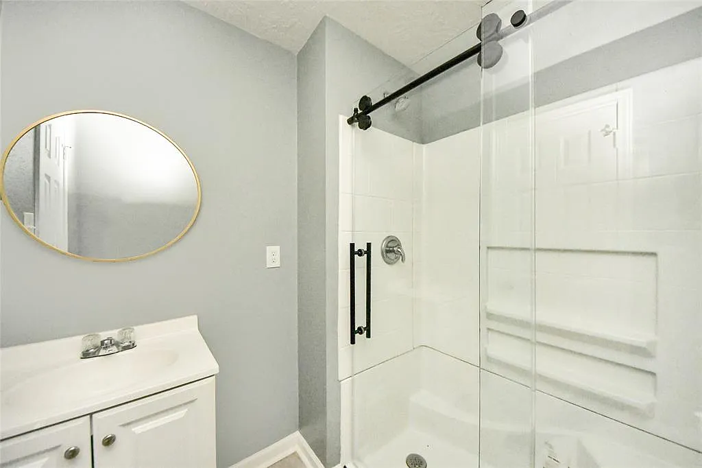2 bed, 1500 sqft, $1,600 — Photo 2