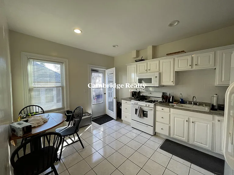 56 Hobson St #2T — Photo 1