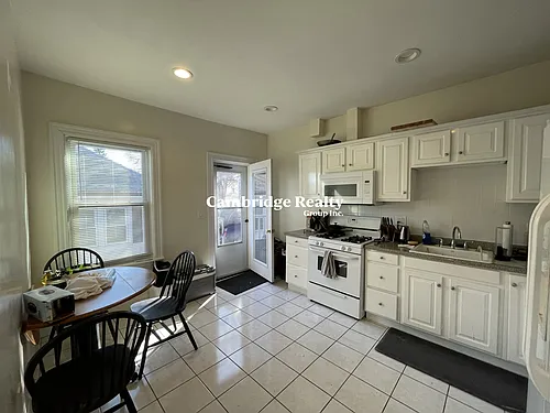 56 Hobson St #2T Photo 1