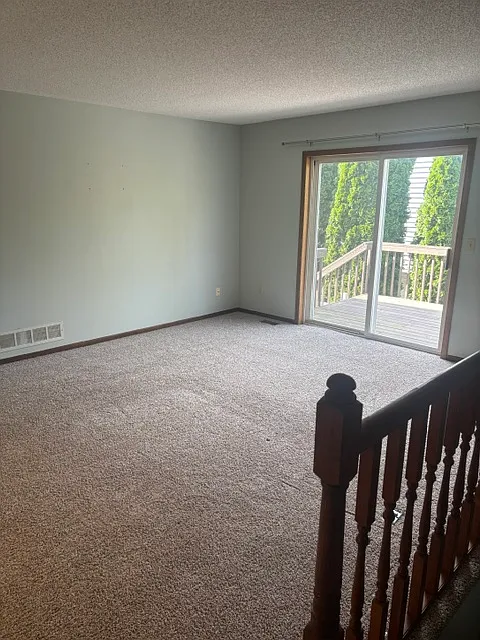 3 bed, 1500 sqft, $2,250 — Photo 3