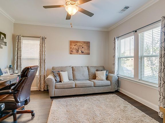 5th image of 1692 Foxland Blvd