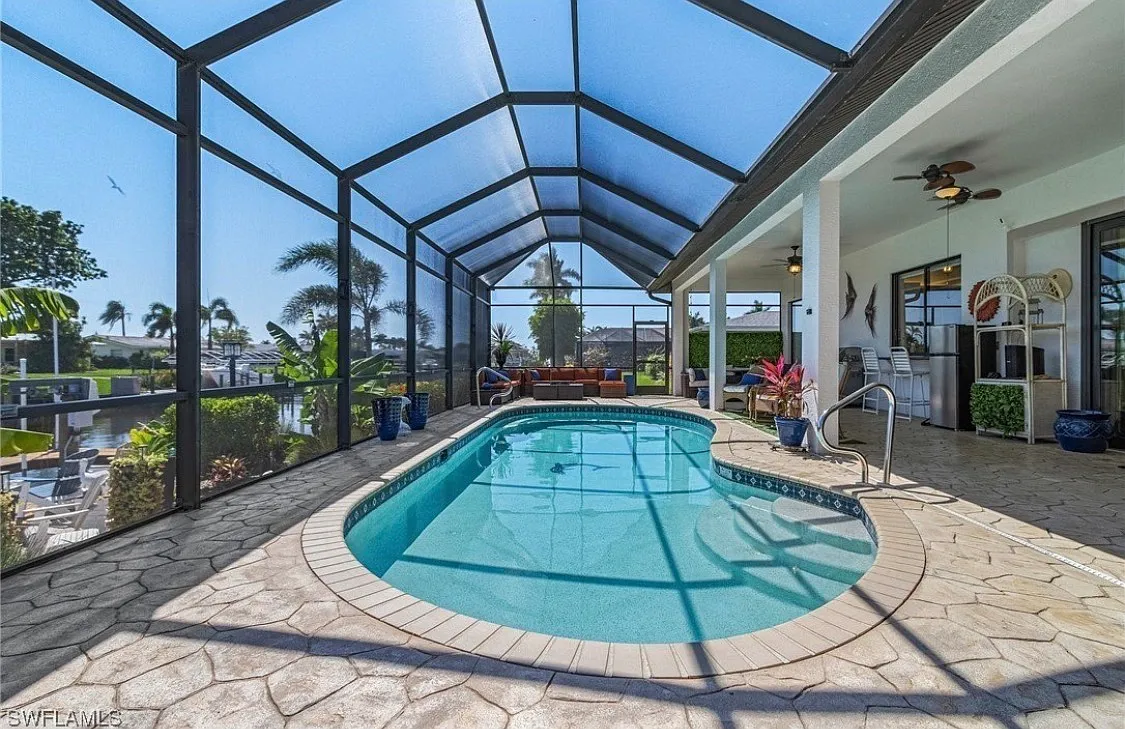 4 bed, 2262 sqft, $5,300 — Photo 1