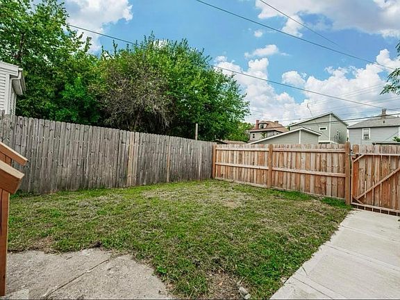 3rd image of 1622 Greenway Ave