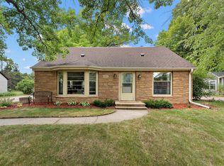1857 Tatum St, Falcon Heights, MN 55113