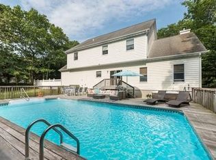 69 Whippoorwill Ln, East Quogue, NY 11942