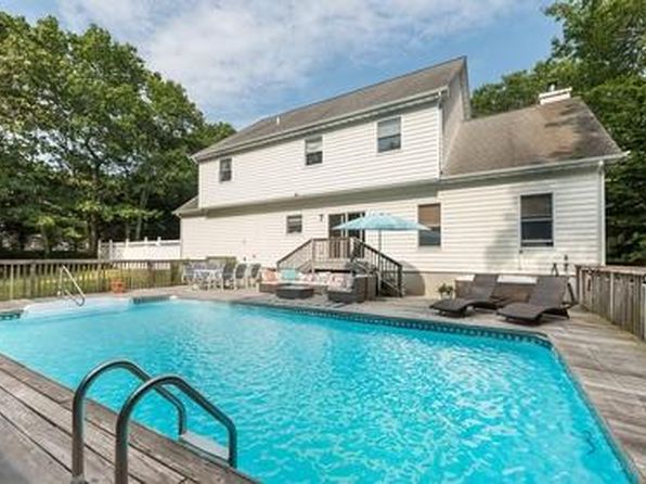 69 Whippoorwill Ln