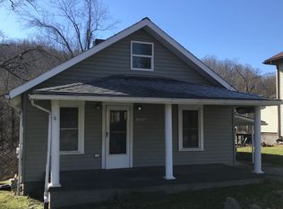 1571 Fairmont Rd, Westover, WV 26501