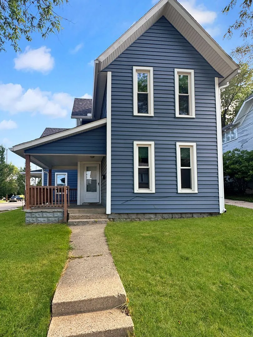 2 bed, 1.0 bath, $1,450 — Photo 1