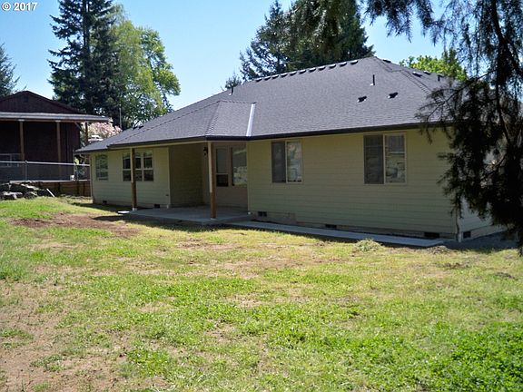 3rd image of 3700 NE 39th St