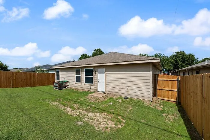 6233 Balcony Ln — Photo 25