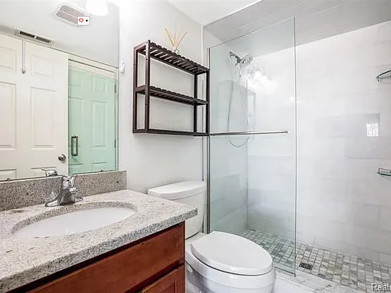 1097 Foxboro #31 — Photo 14