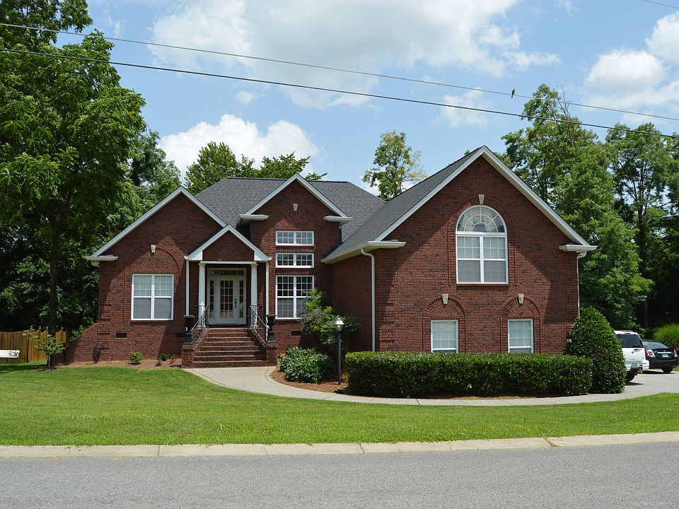 Excellent Curb Appeal