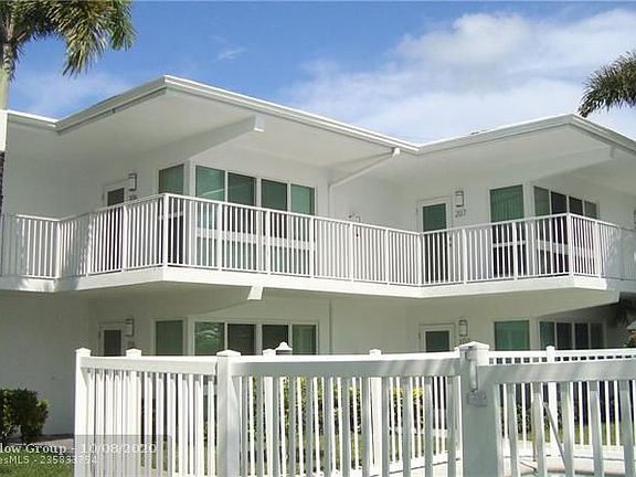 5th image of 223 Marine Ct APT 103