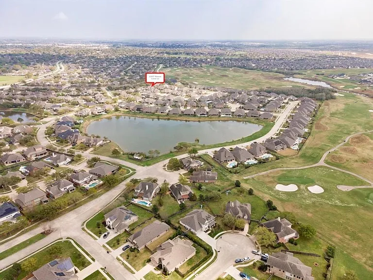 2207 Bayou Cove Ln — Photo 43