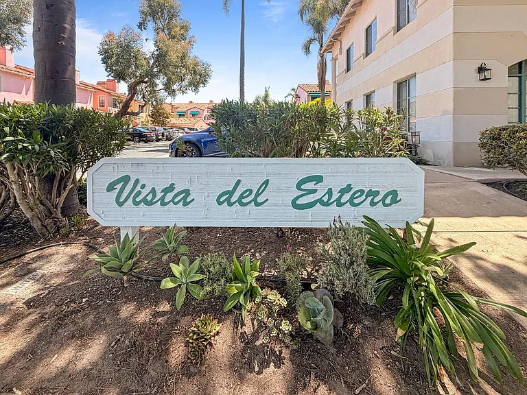 4297 Carpinteria Ave #5 — Photo 1