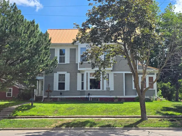103 4th St SE, Pipestone, MN 56164