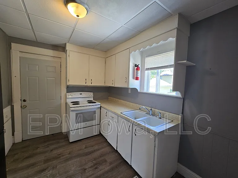 1311 W 2nd St — Photo 9