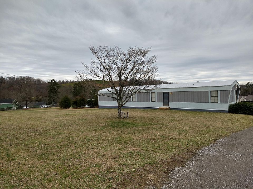 Large front yard. Quiet private lot, yet close to West Knoxville activities.