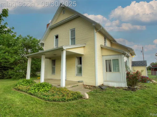 3092 Dillon Rd, Flushing, MI 48433