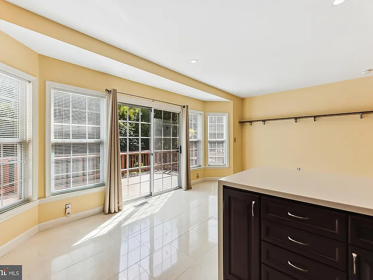 7445 Gillingham Row — Photo 9