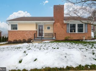 937 Walnut St, Akron, PA 17501