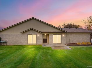 45298 Manor Dr, Shelby Township, MI 48317