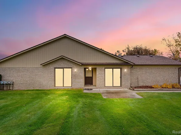 45298 Manor Dr, Shelby Township, MI 48317
