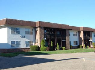 4313 Earl Dr #B-8, Steubenville, OH 43953