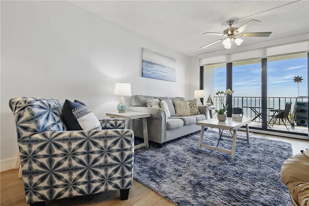 2 bed, 1053 sqft, $3,000 — Photo 3