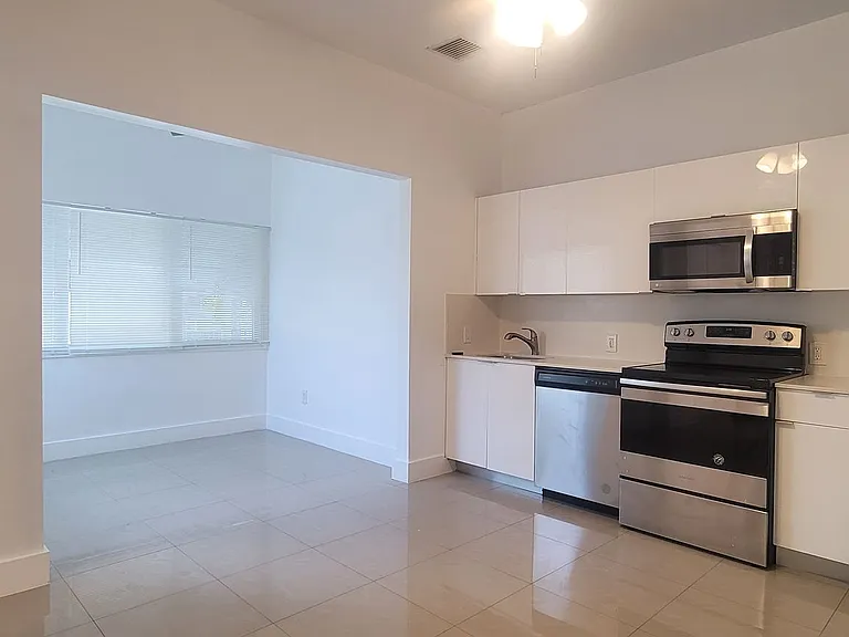 1114-1116 SW 12th Ave — Photo 6