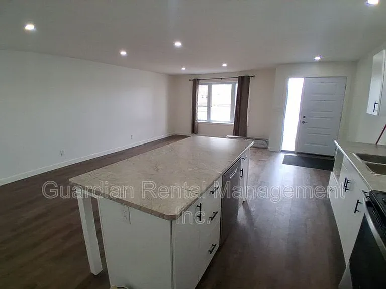 577 Syndicate Ave S — Photo 3