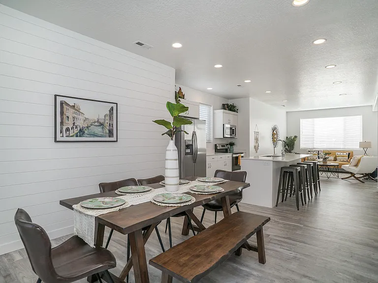 Riverwalk Townhomes — Photo 10