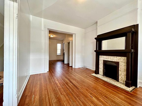 4th image of 2918 Ellwood Ave APT A