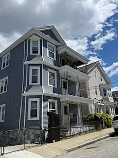 Building Photo 3
