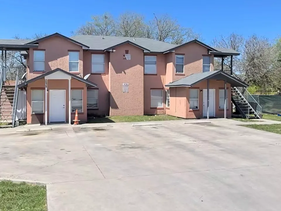 7581 Windsor Oaks #7581