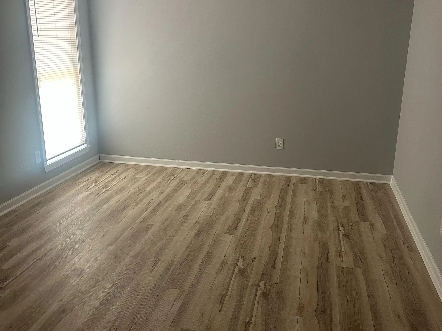 2 bed, 3.0 bath, 2418 sqft, $957 — Photo 4