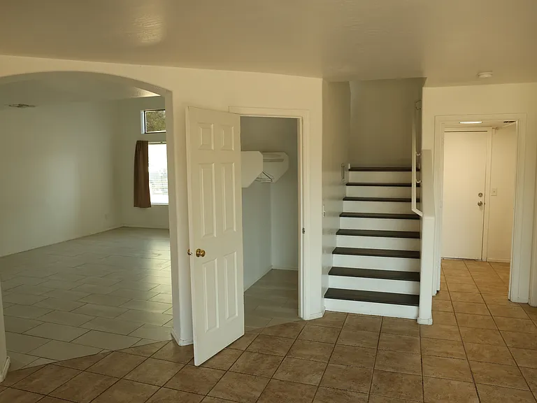 1450 E 12th Pl — Photo 31