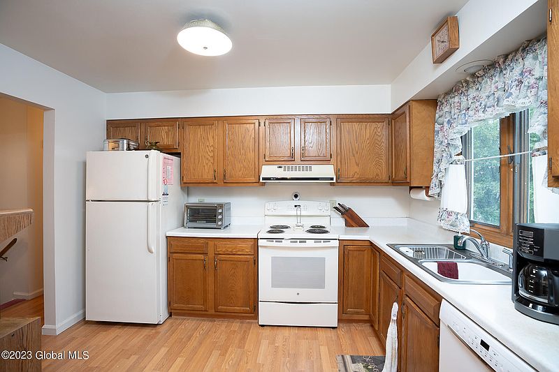 4th image of 11 Bernard Place