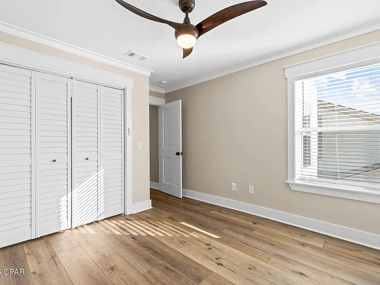 1335 Capri Dr — Photo 25