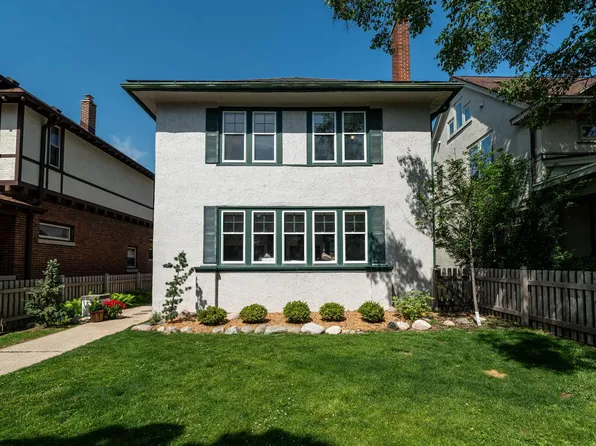 3033 N Murray AVENUE, Milwaukee, WI 53211