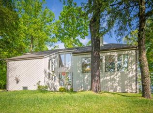 1618 Strawberry Ln, Johnson City, TN 37604