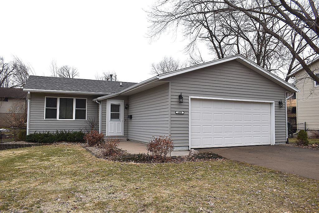 1004 Westwood Dr NW, Cedar Rapids, IA 52405 Zillow