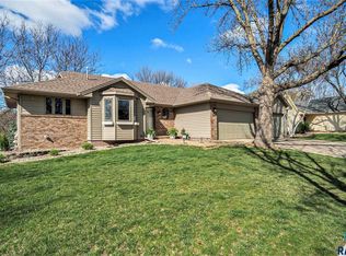 3521 S Marson Manor Cir, Sioux Falls, SD 57103