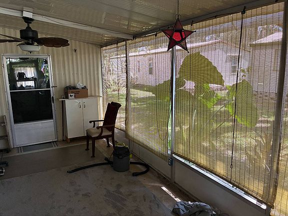 4th image of 3822 Oakcrest Ln