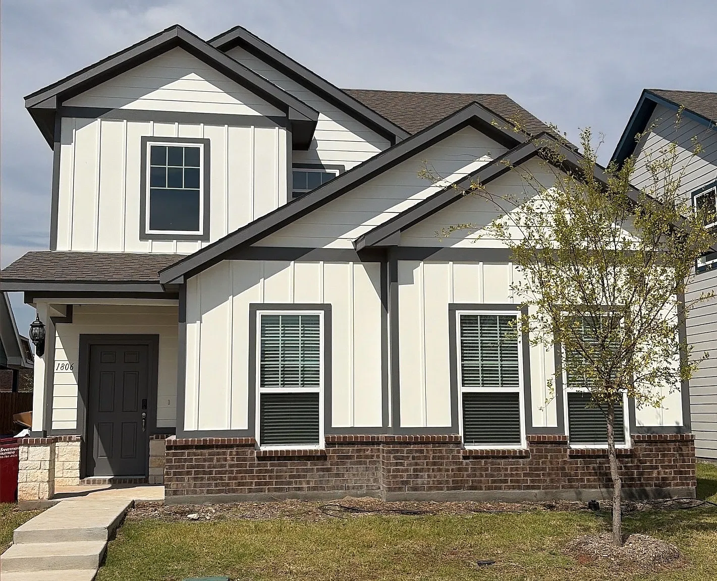 1806 Bluebonnet Ln — Photo 1
