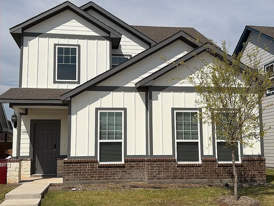 1806 Bluebonnet Ln